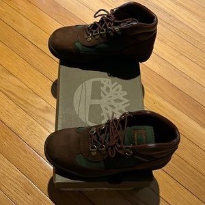 Timberland boots brown and green color size 4.5
